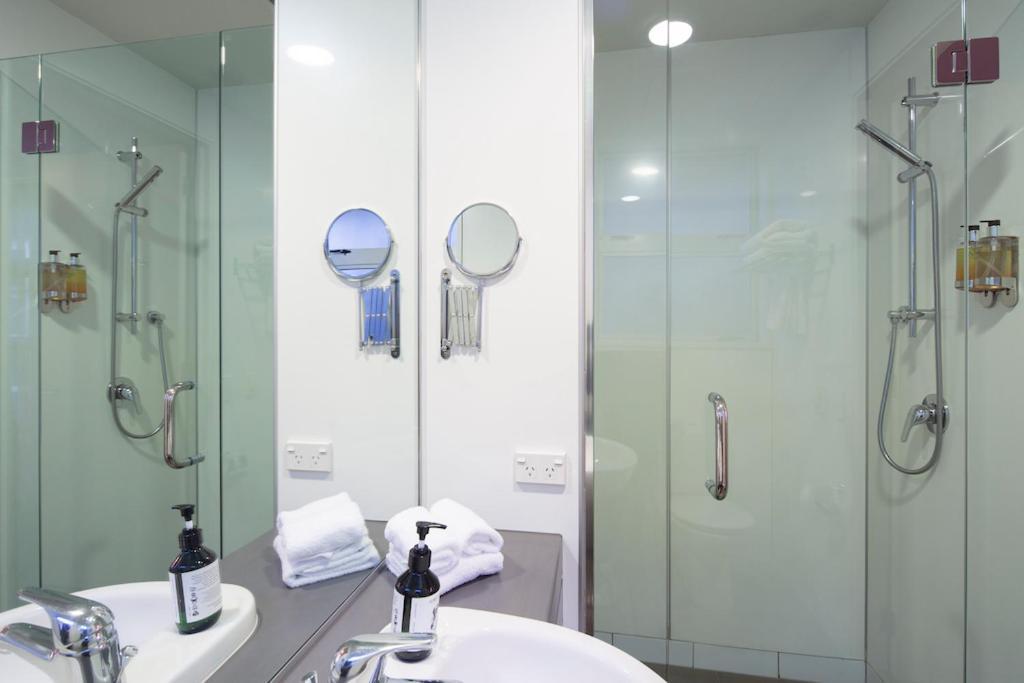 קווינסטאון Absolute Lakefront Location - 3 Bedroom Apartment מראה חיצוני תמונה